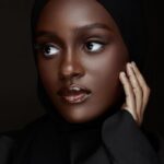 pramugari berkulit hitam